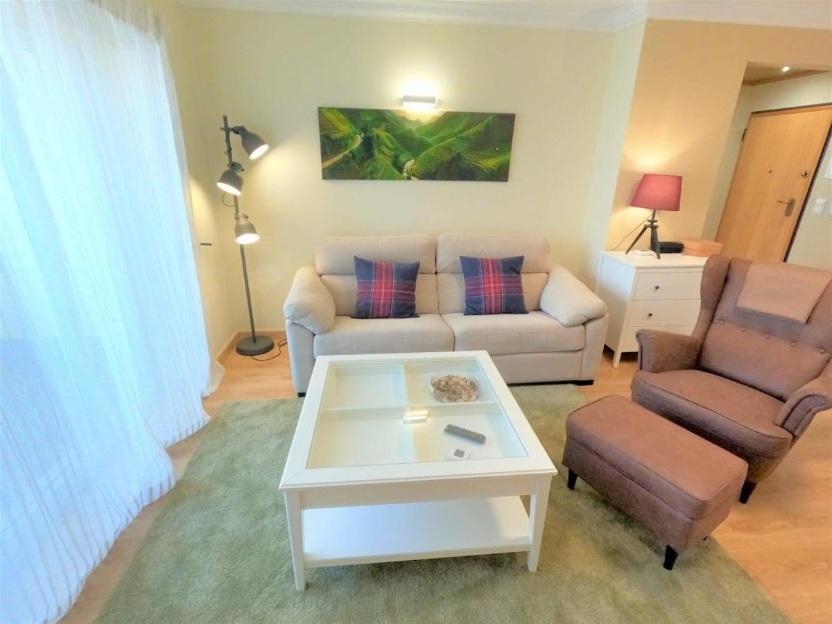Carnaxide Modern T1 Apartment W Balcony In Carnaxide Oeiras Lisbon Kültér fotó
